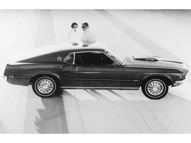 CLASSIC PHOTO, 1969 428 MACH 1 WITH COUPLE